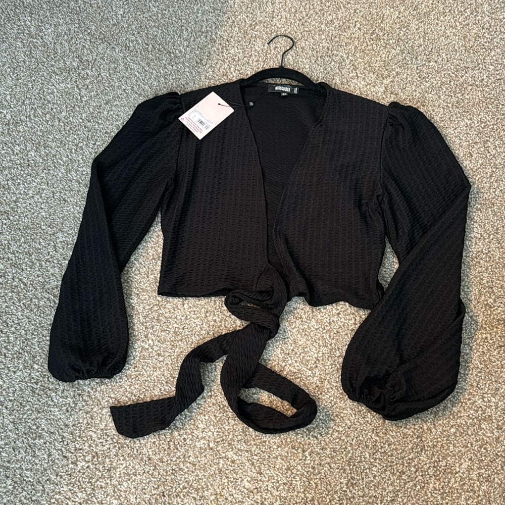 Long sleeve tie crop top